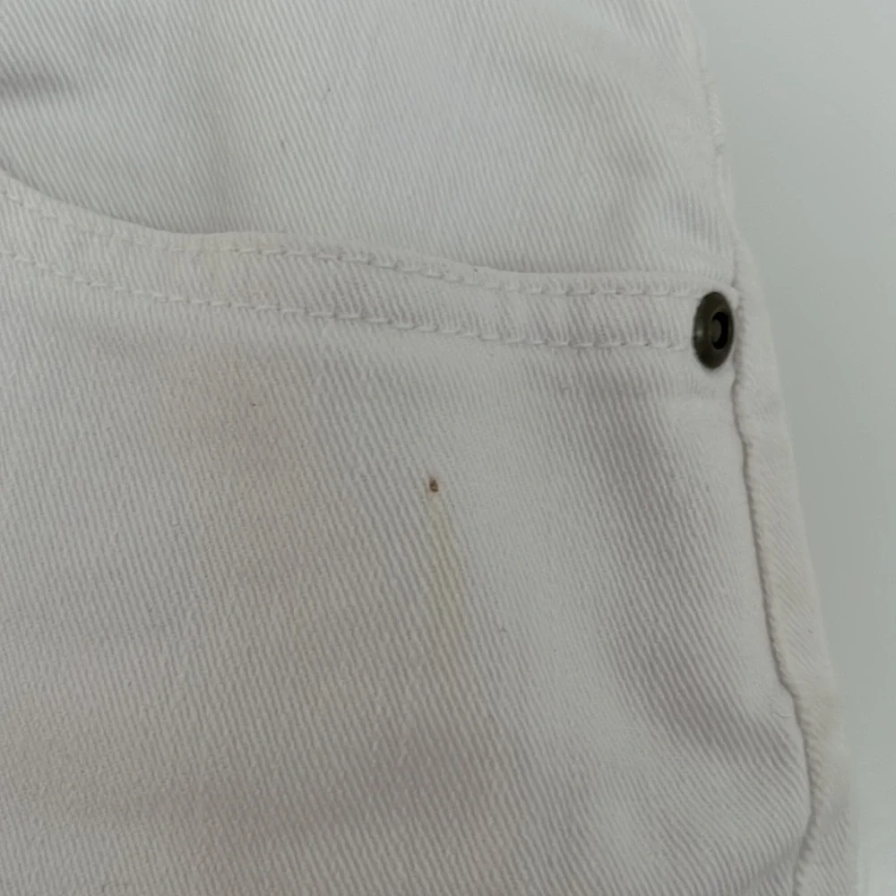 White denim slim skirt Garnet Hill women’s size 10 cotton with stretch - Picture 3 of 7